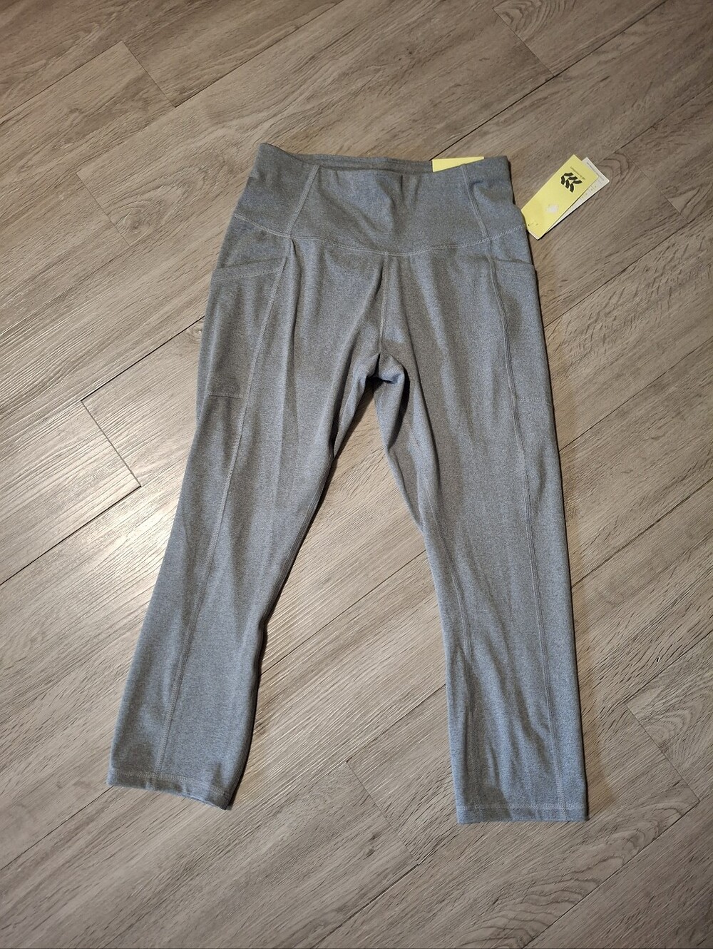 Nwt All In Motion Small Capri Leggings